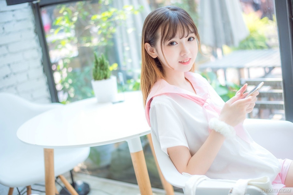 “哦？”邓贤看着庞统道：“此言何意？”